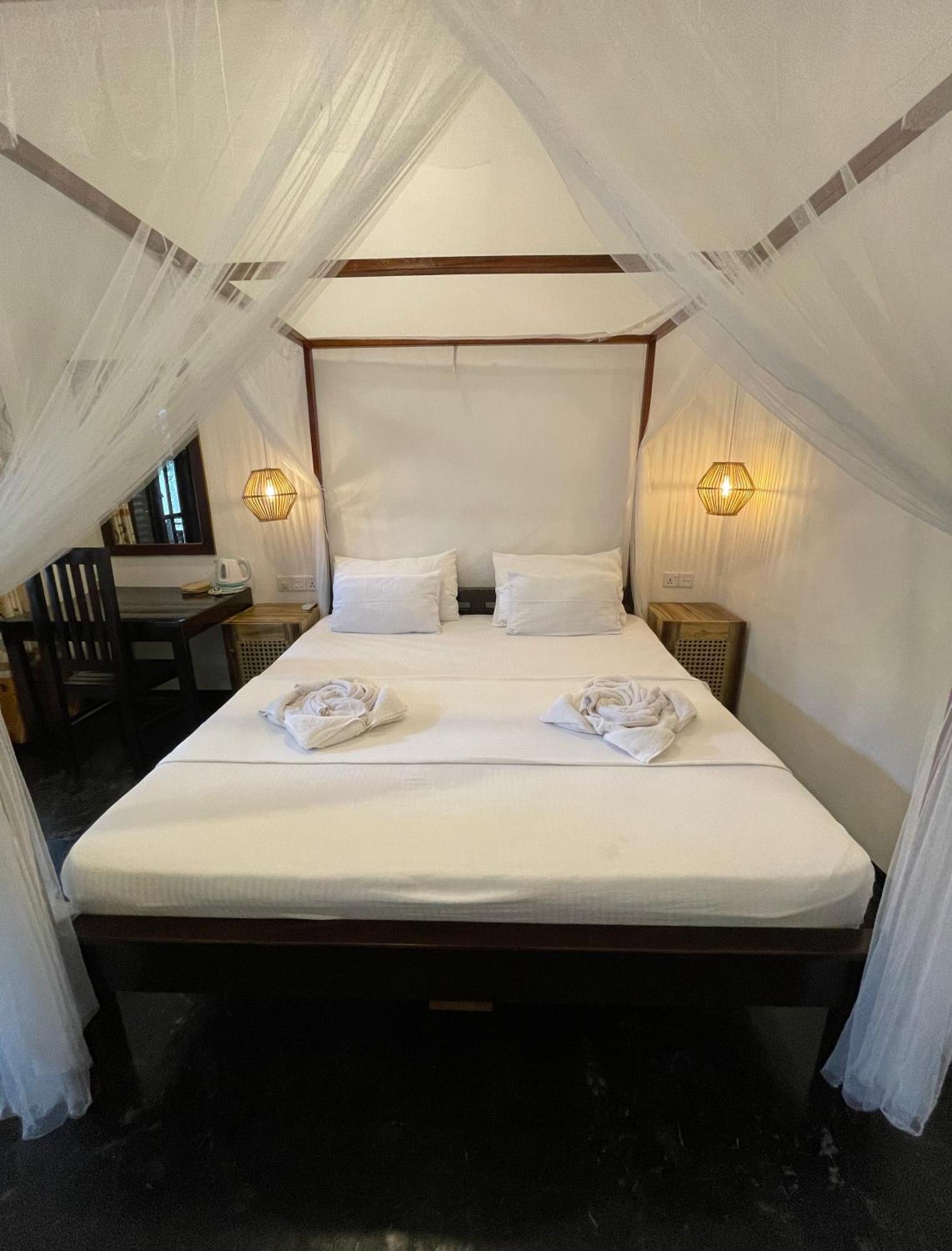 Auberge de jeunesse Agra Arugambay à Baie d'Arugam Extérieur photo