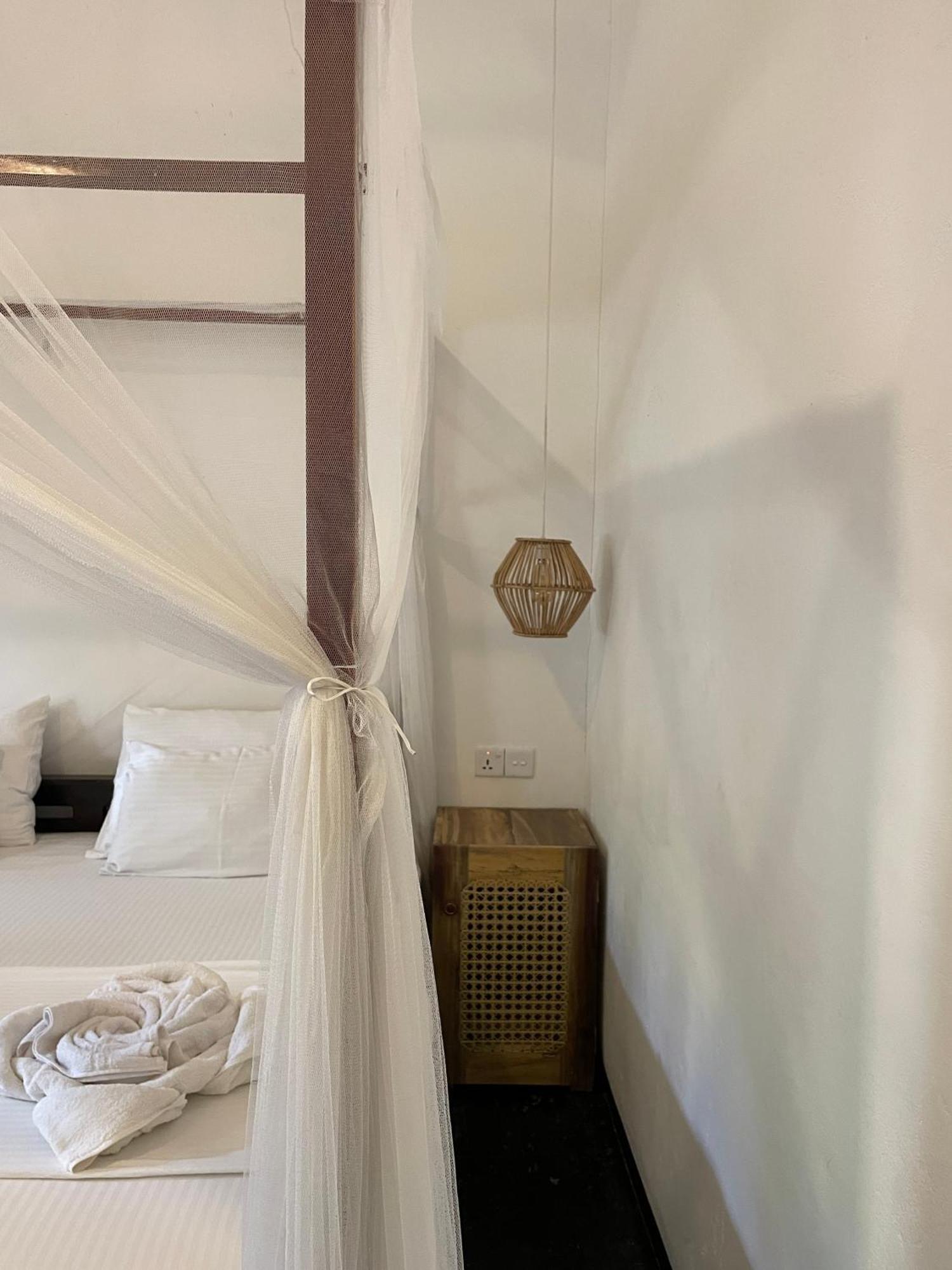 Auberge de jeunesse Agra Arugambay à Baie d'Arugam Extérieur photo