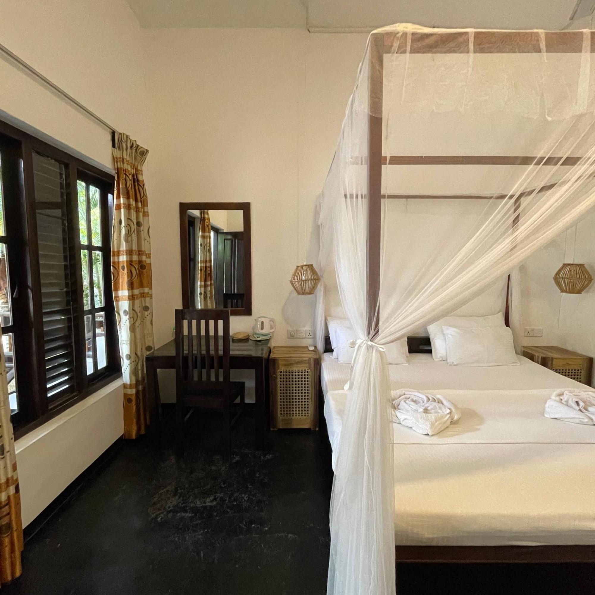 Auberge de jeunesse Agra Arugambay à Baie d'Arugam Extérieur photo