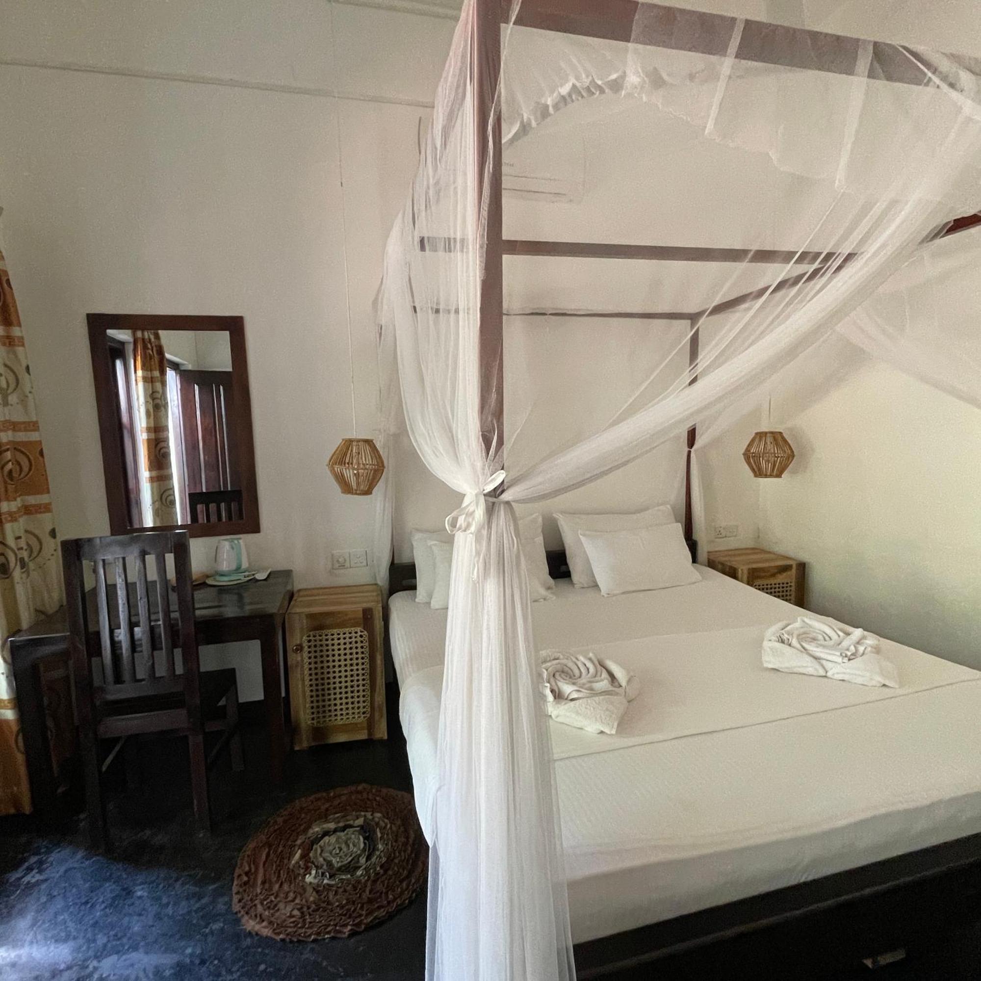 Auberge de jeunesse Agra Arugambay à Baie d'Arugam Extérieur photo