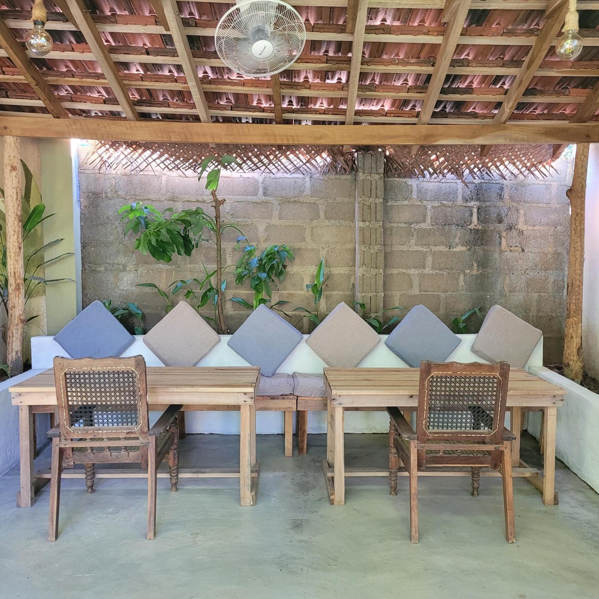 Auberge de jeunesse Agra Arugambay à Baie d'Arugam Extérieur photo